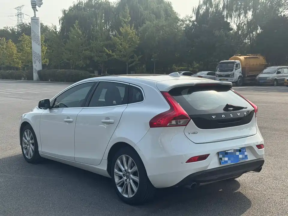 Volvo V40