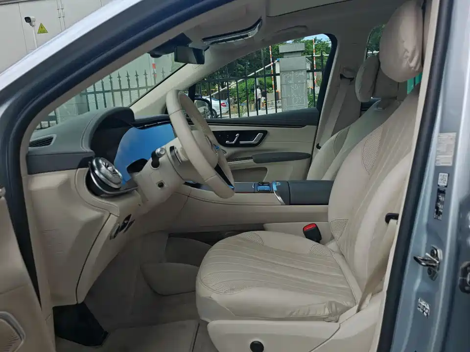 Mercedes-Benz EQS SUV