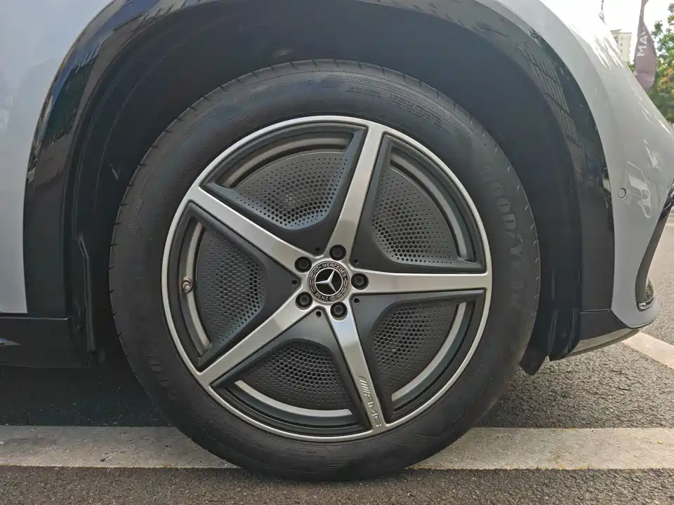 Mercedes-Benz EQS SUV
