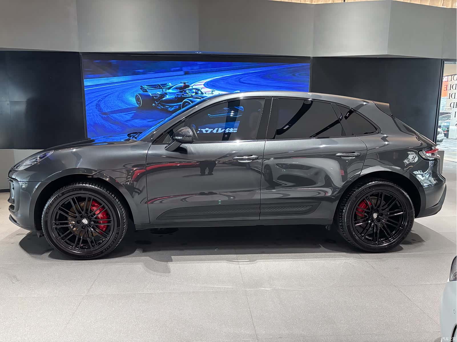 Porsche Macan, 2022 3