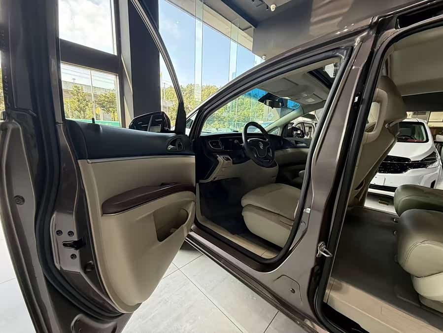 Buick GL8 2016, фото 11
