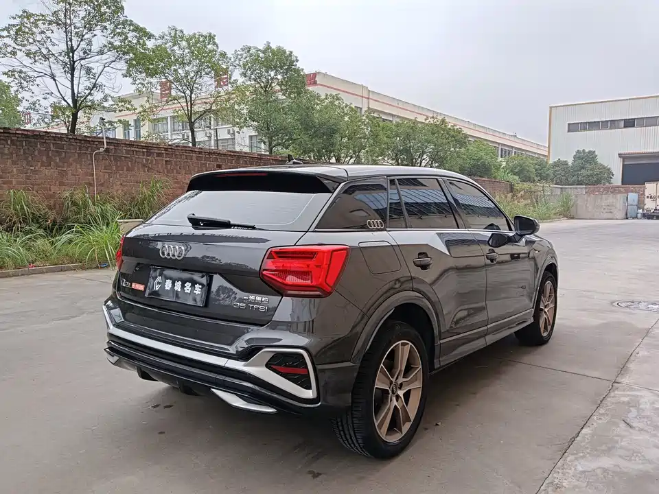 Audi Q2L