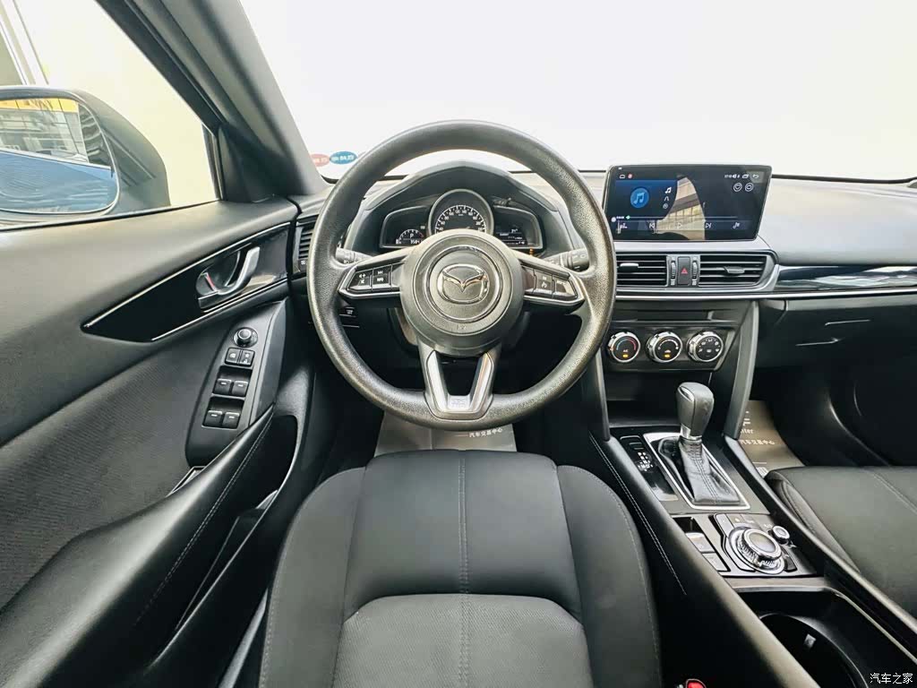 Mazda CX-4, 2021 12