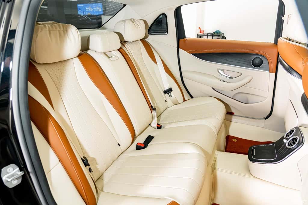 Mercedes-Benz E-Class, 2023 22