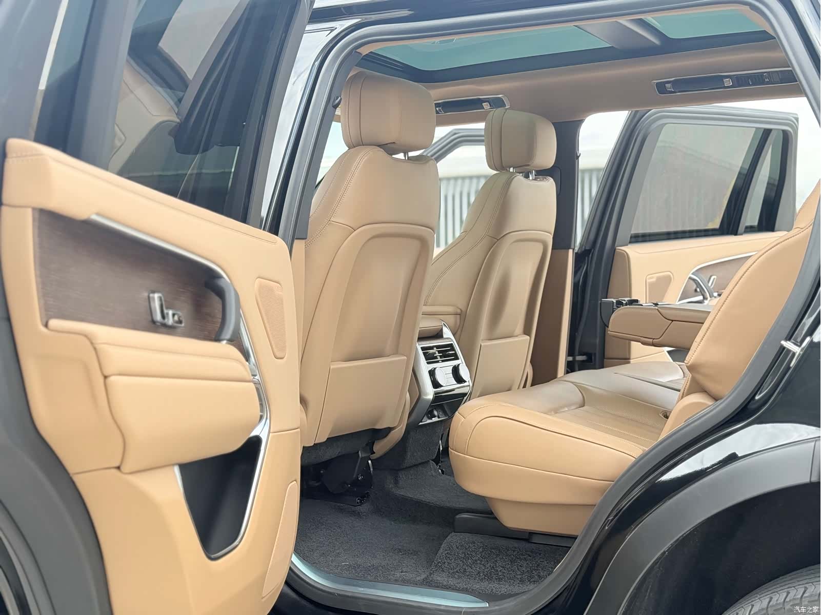 Land Rover Range Rover, 2023 все фото
