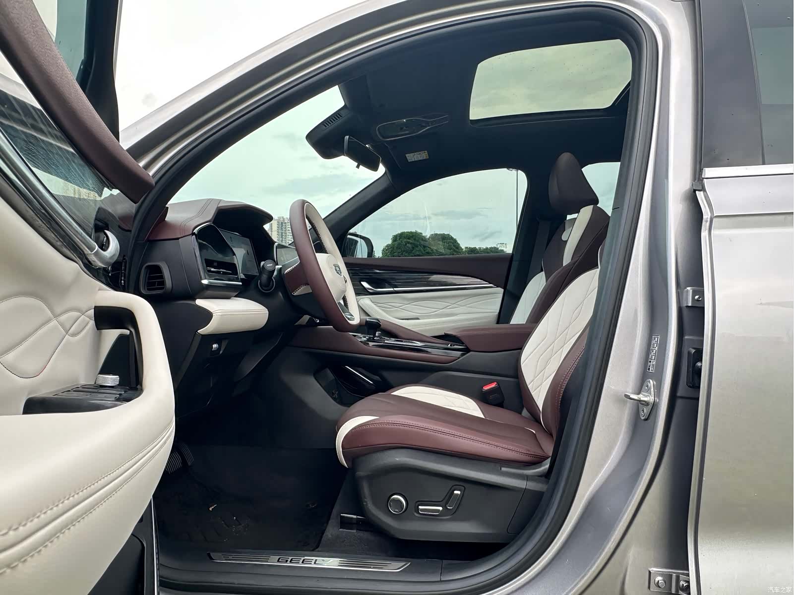 Geely Xingyue L, 2025 8