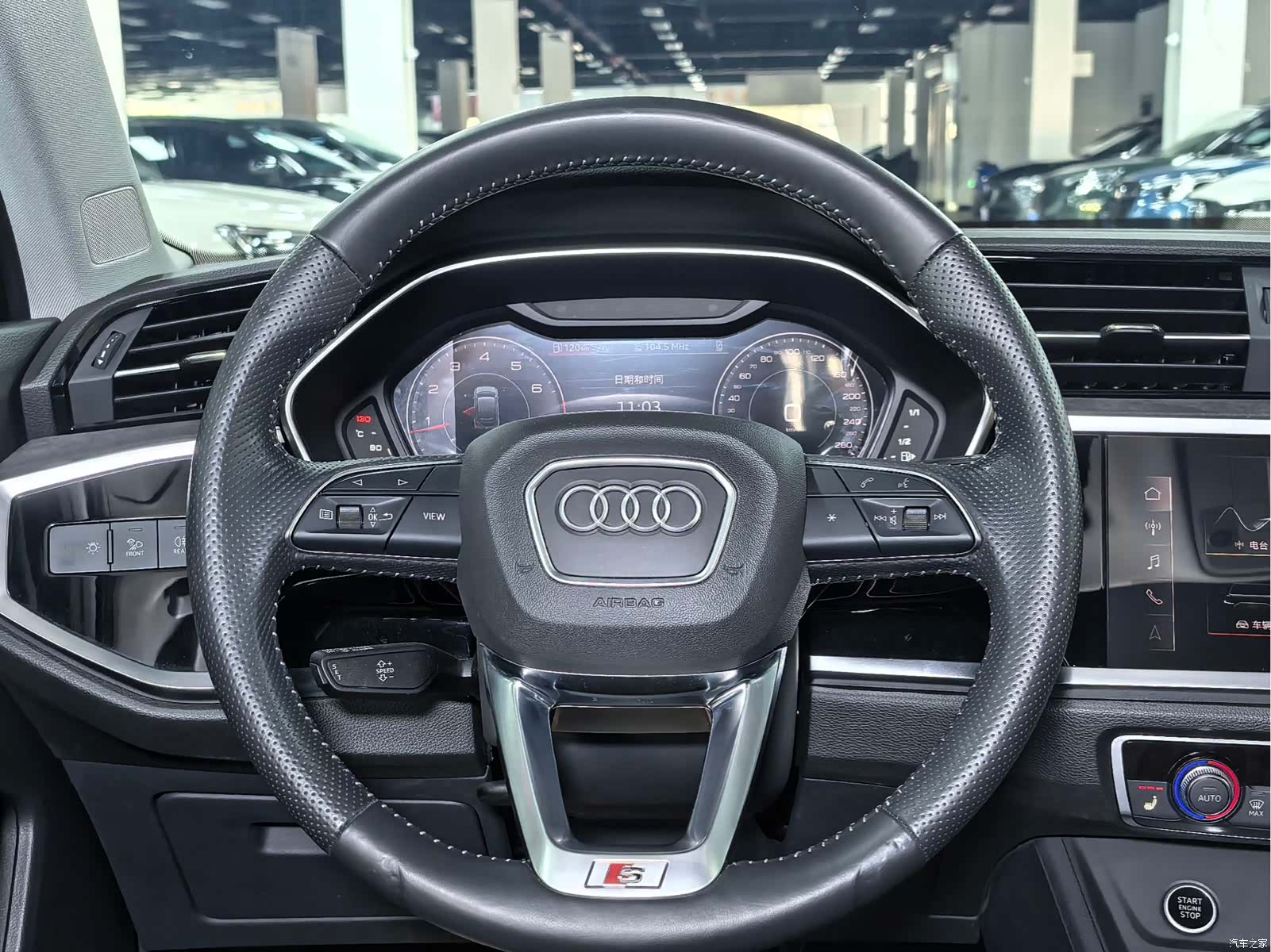Audi Q3, 2022 11