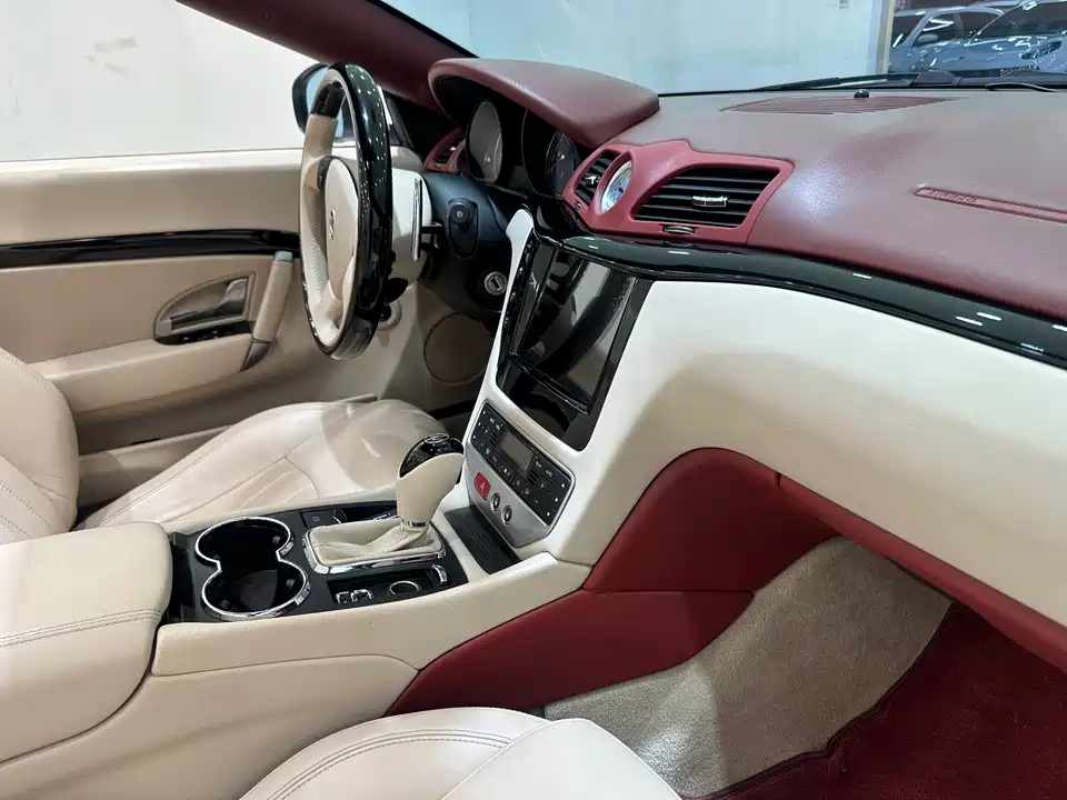 Maserati GranCabrio