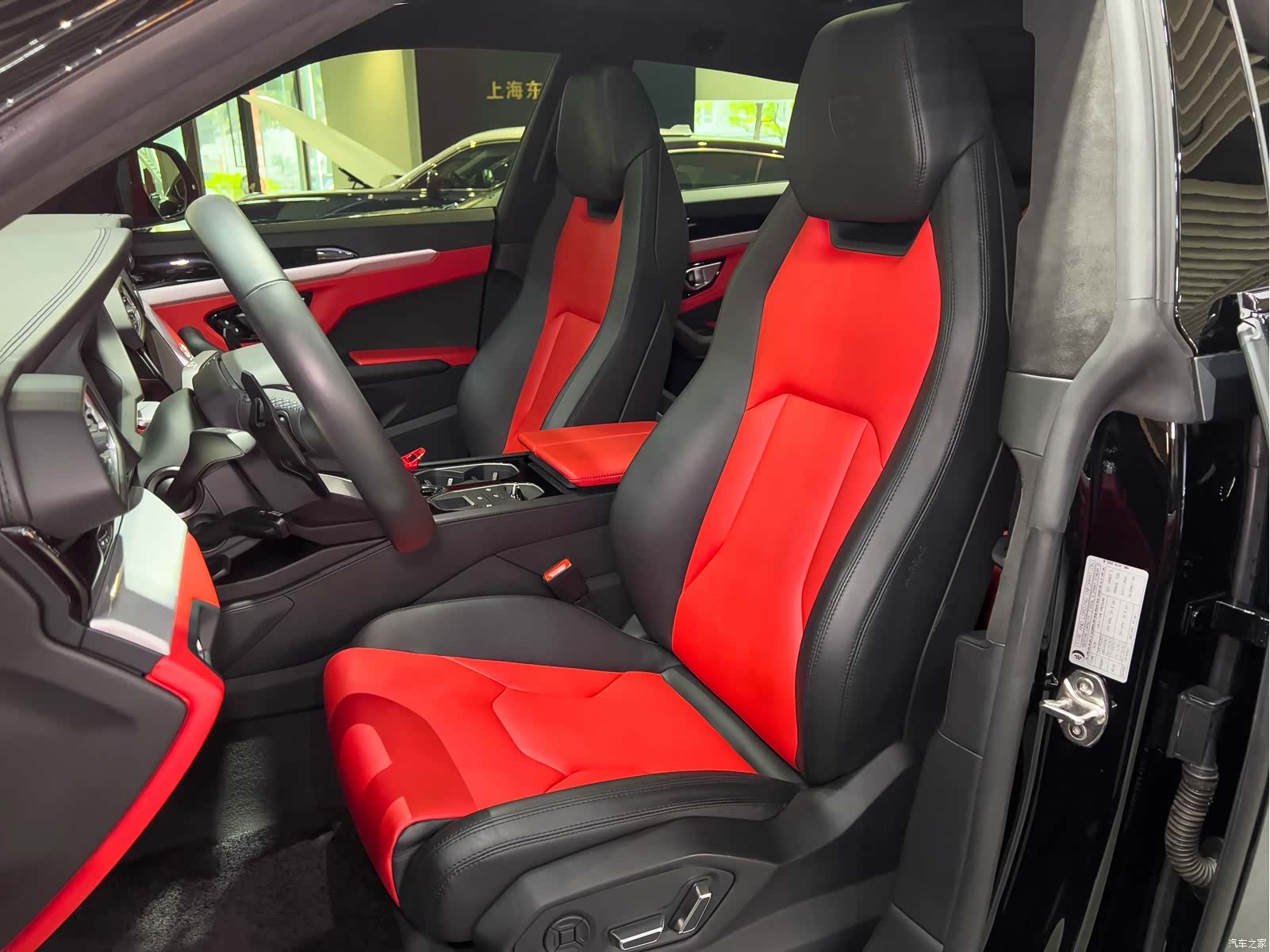 Lamborghini Urus, 2019 15