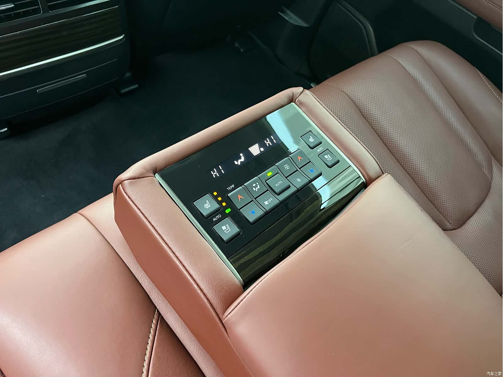 Lexus LX, 2022 15