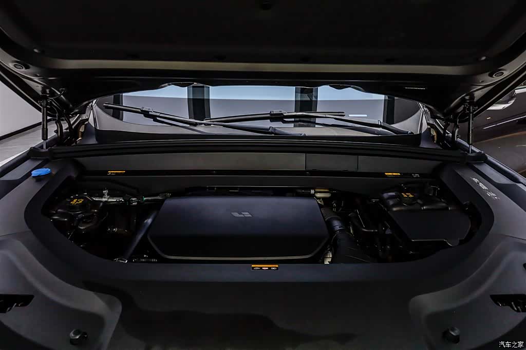 Li Auto L8, 2025 37