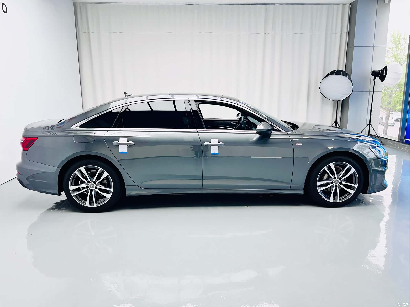Audi A6L, 2020 все фото