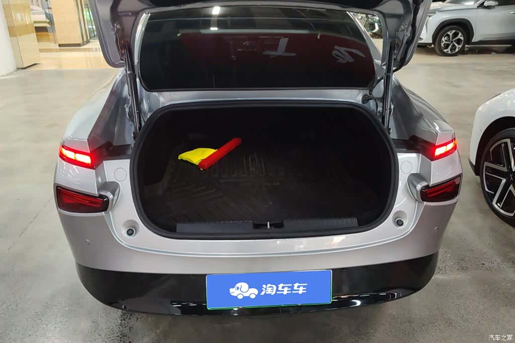 Xpeng P7, 2022 4