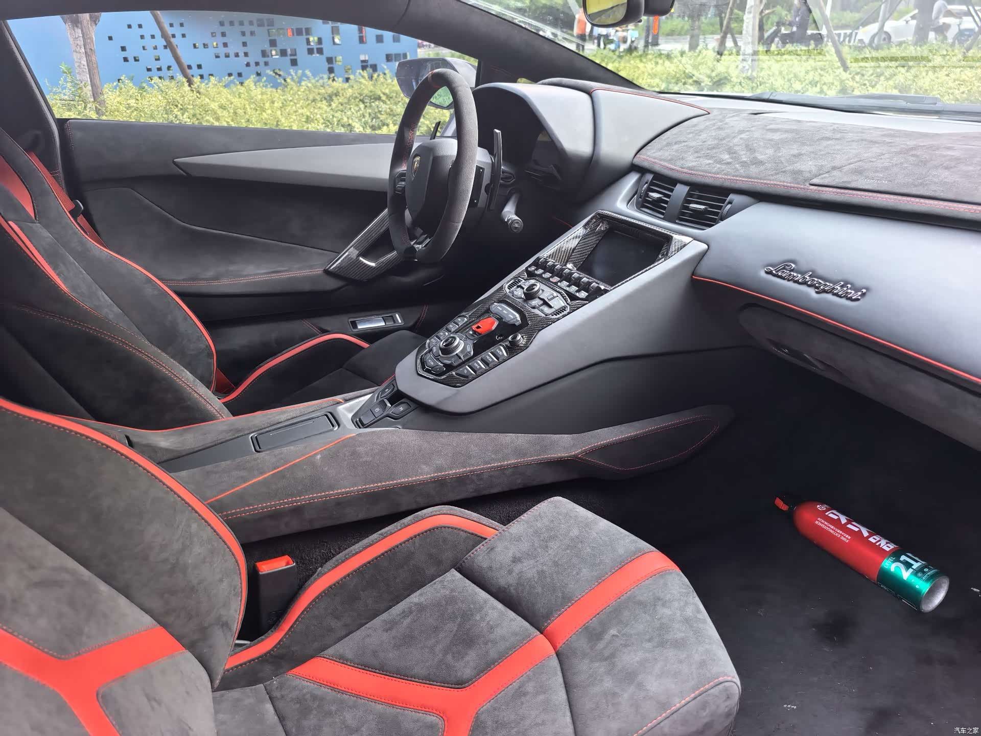 Lamborghini Aventador, 2013 10