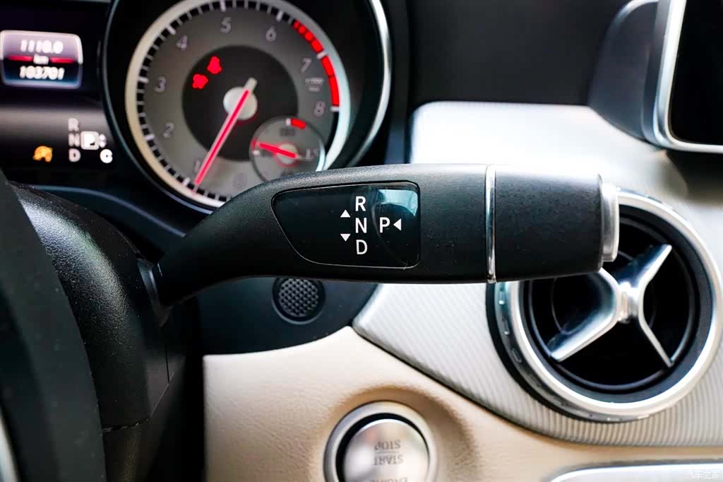 Mercedes-Benz GLA, 2016 11