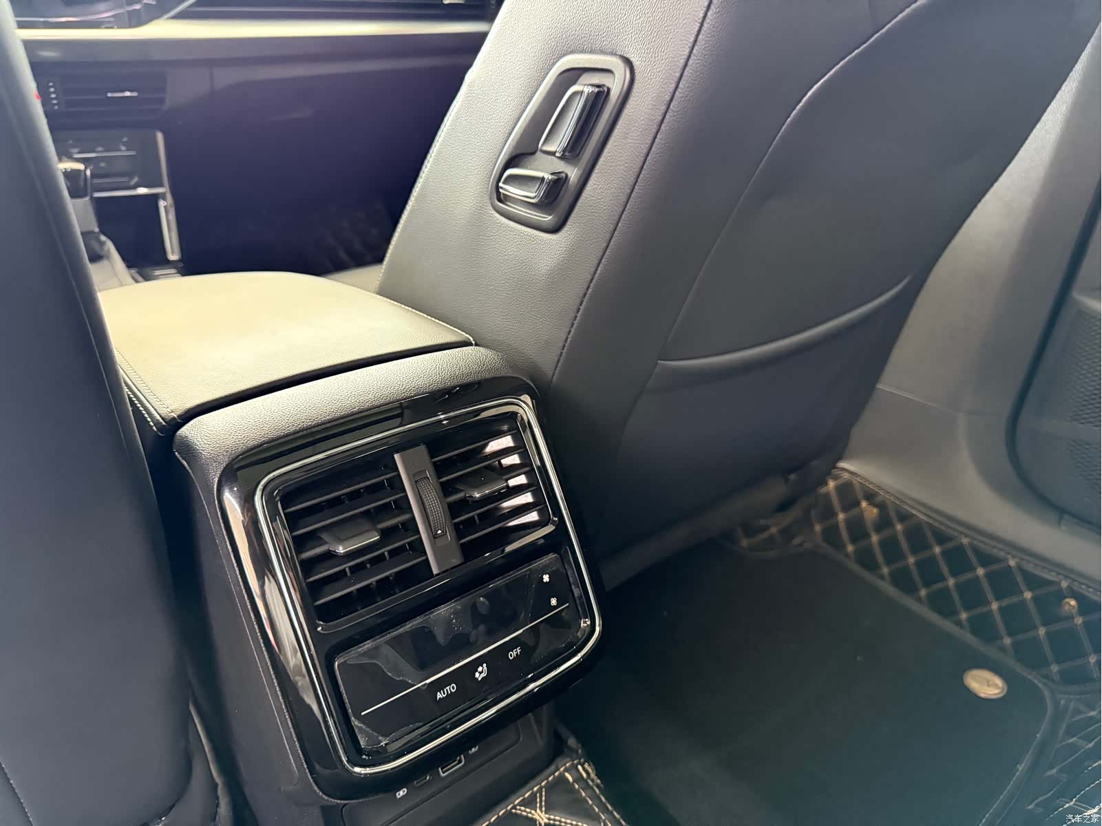 Volkswagen Passat, 2023 9