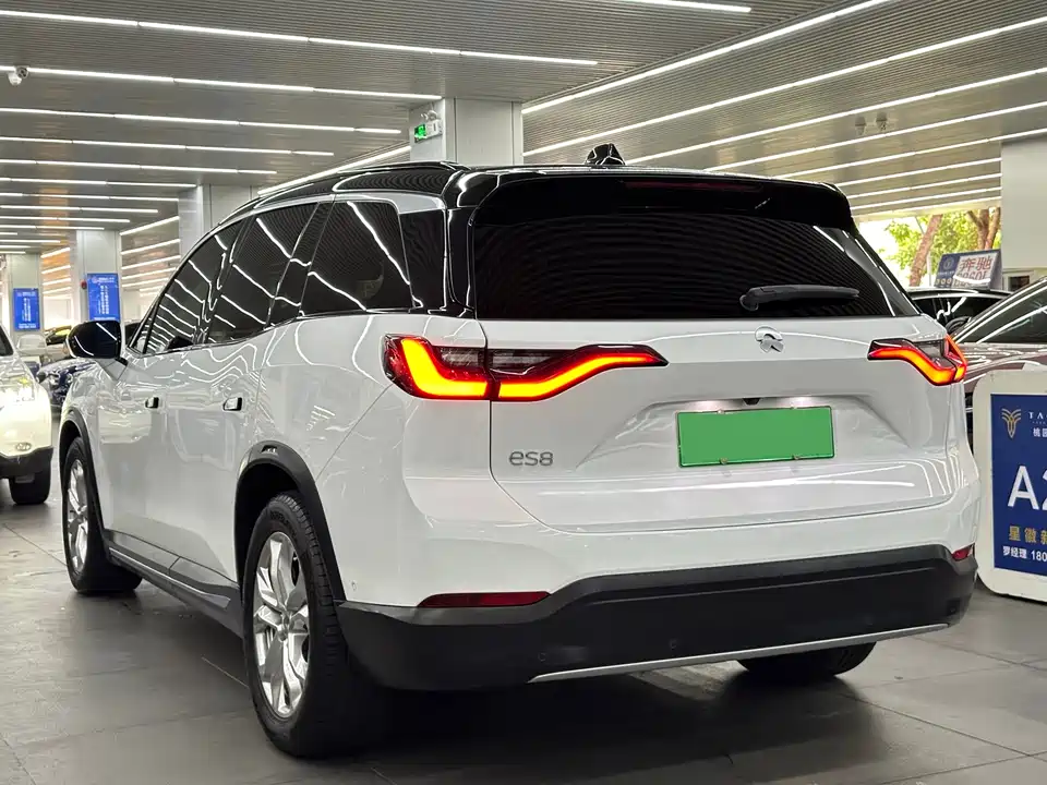 NIO ES8