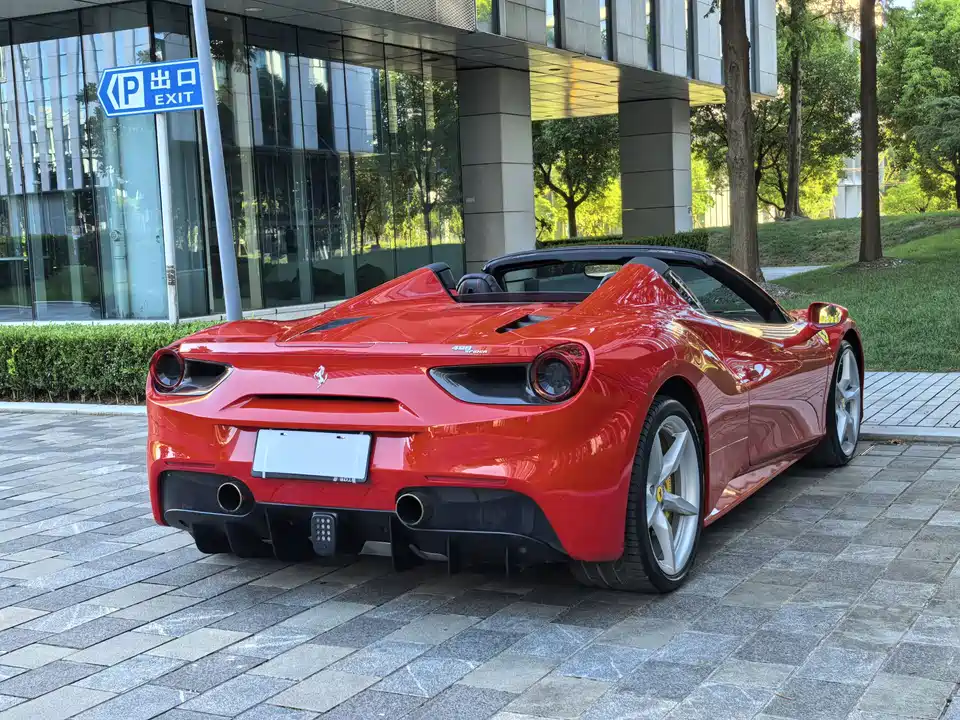 Ferrari 488