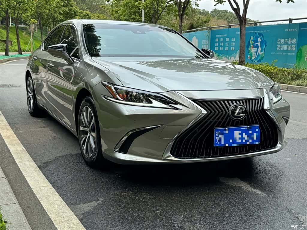 Lexus ES, 2019 1