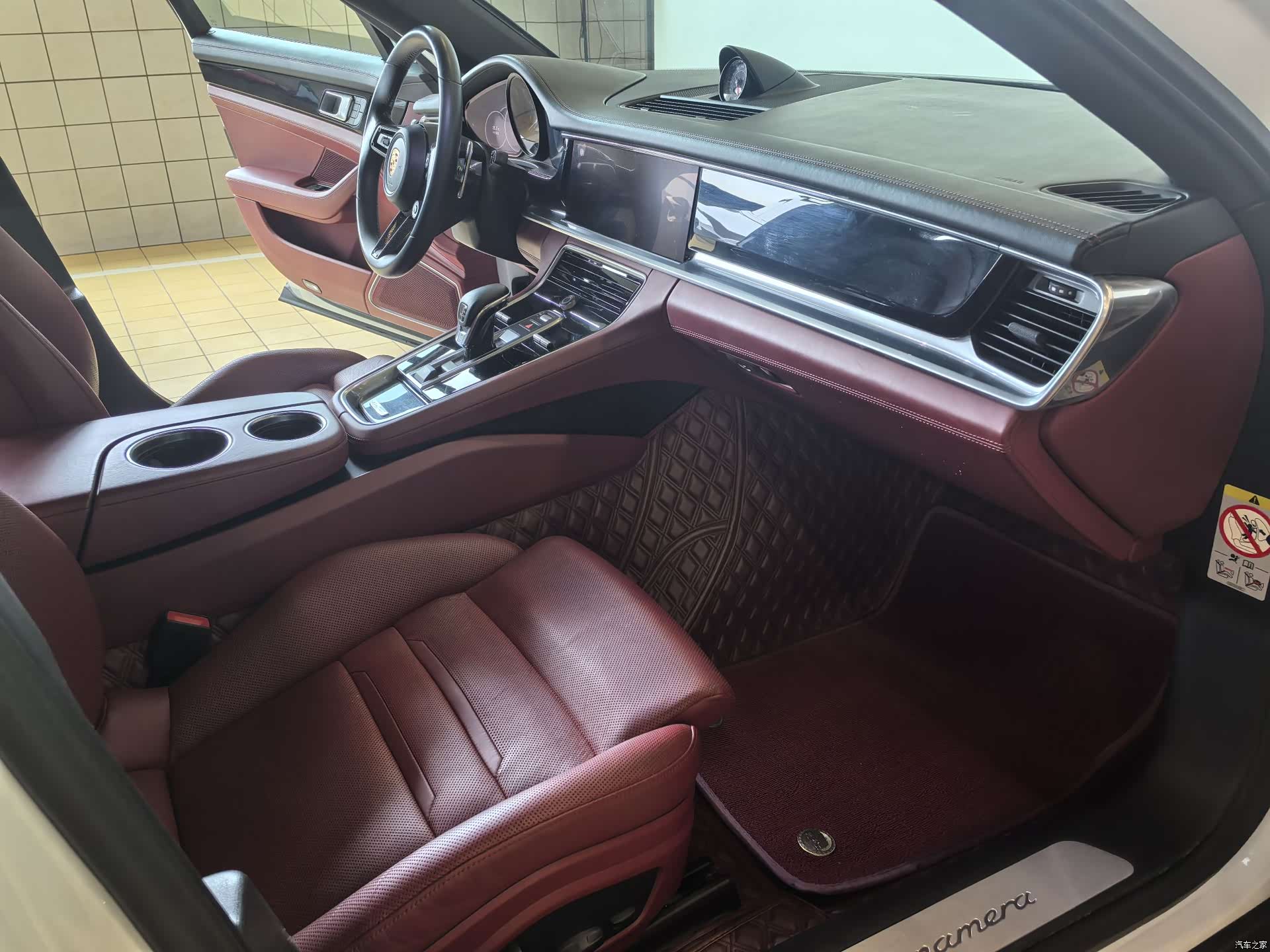 Porsche Panamera, 2023 10