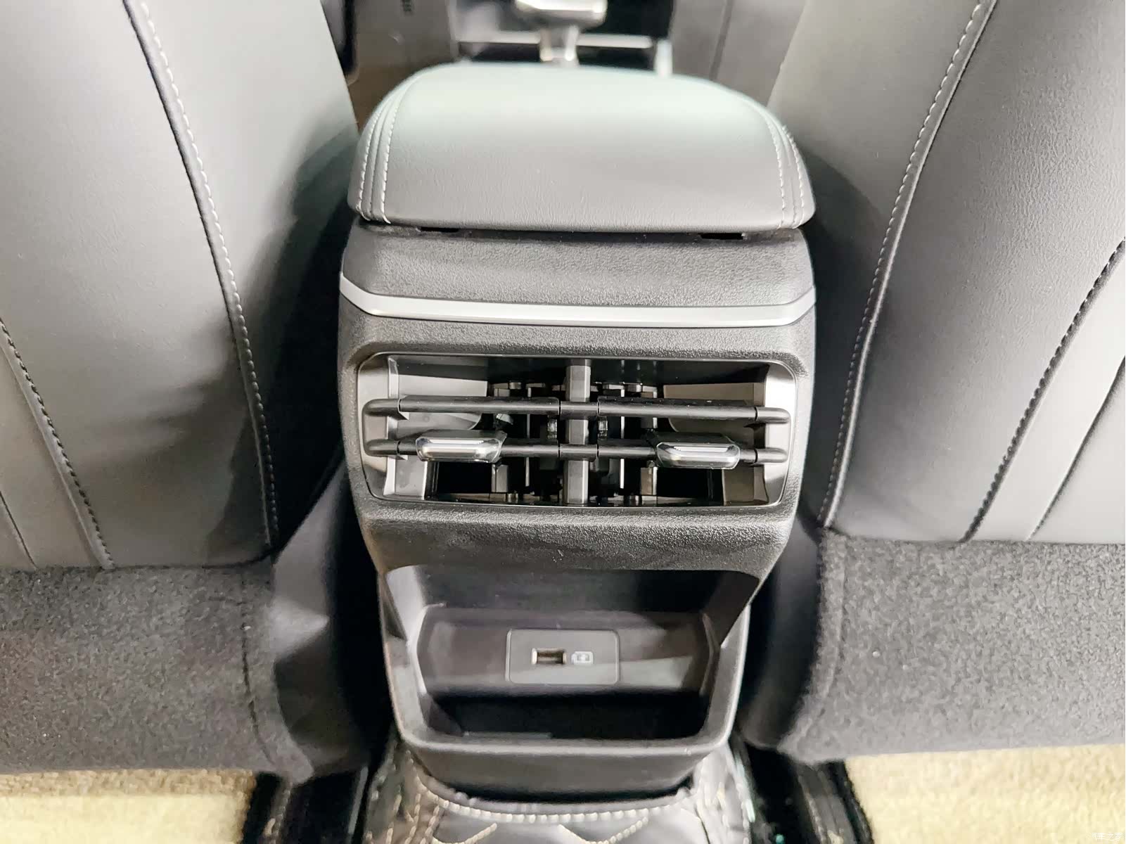 Geely Emgrand, 2022 12