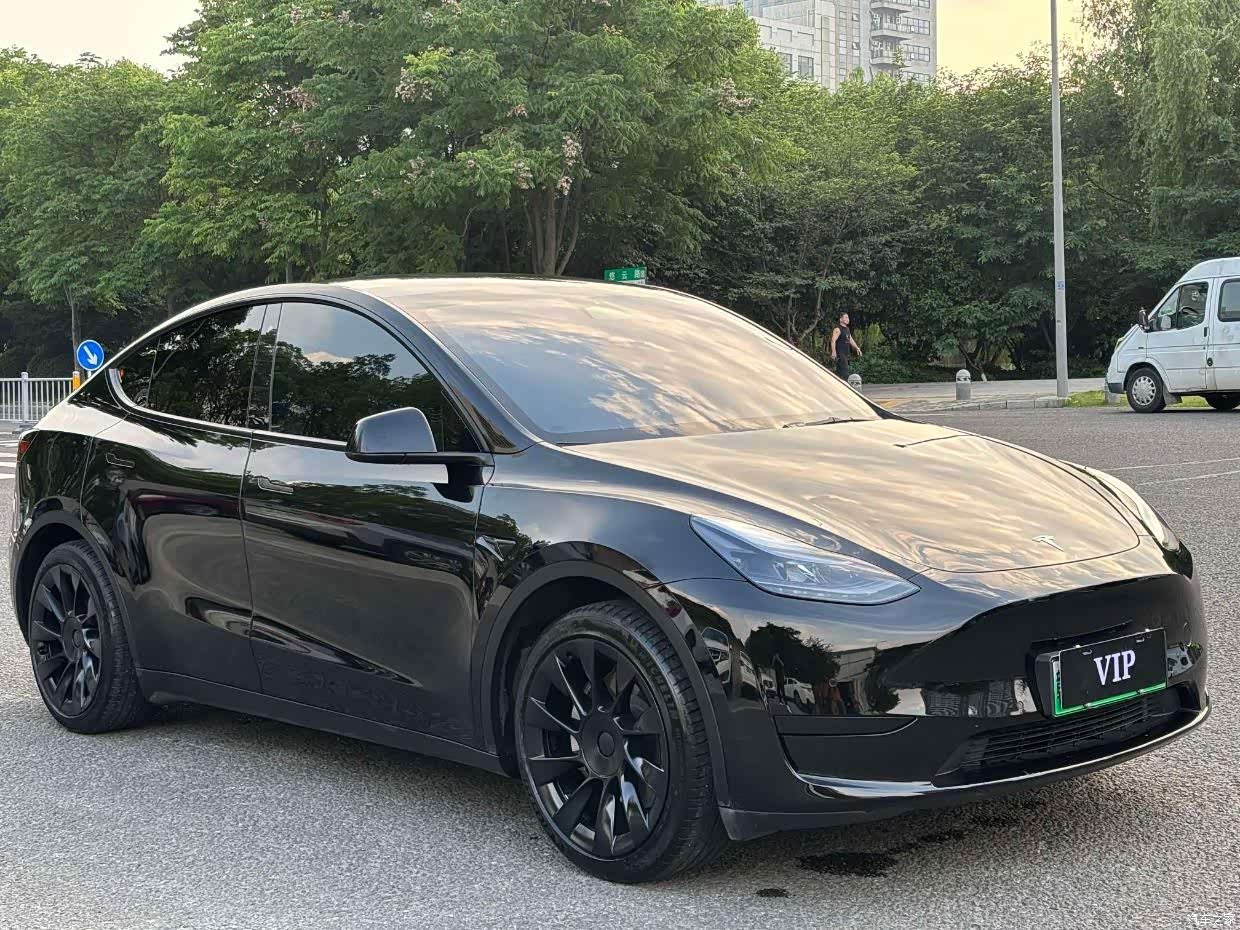 Tesla Model Y, 2023 3