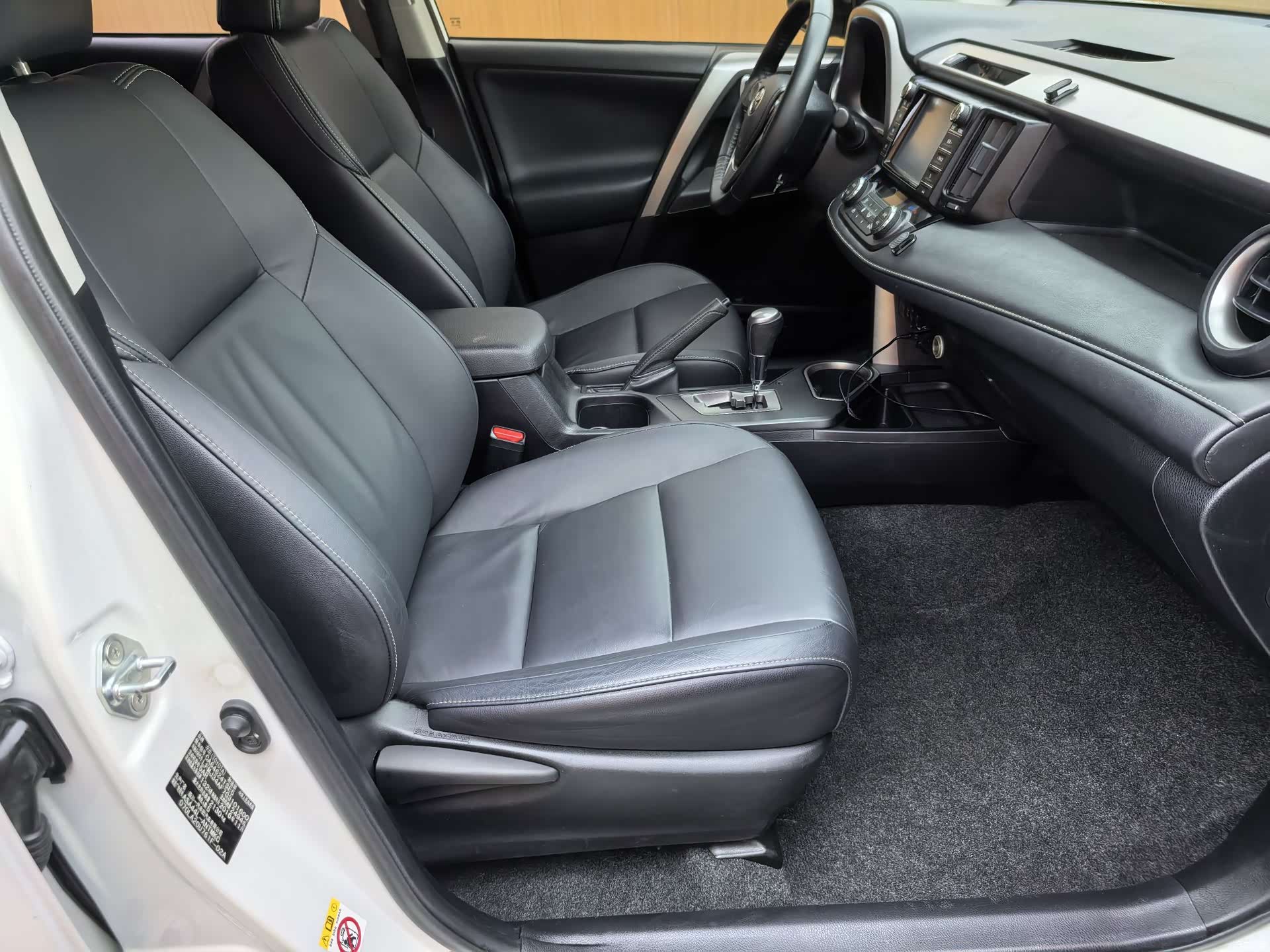 Toyota RAV4, 2016 8