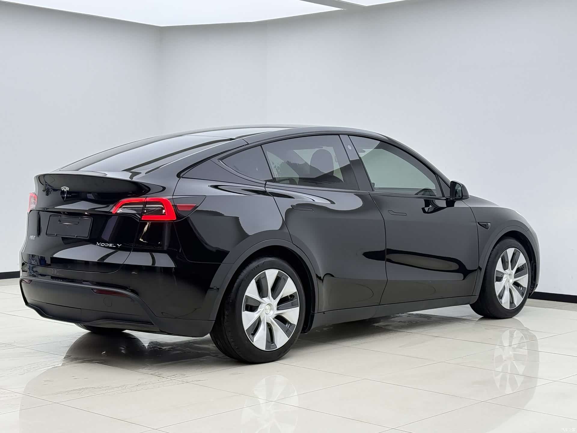 Tesla Model Y, 2021 18