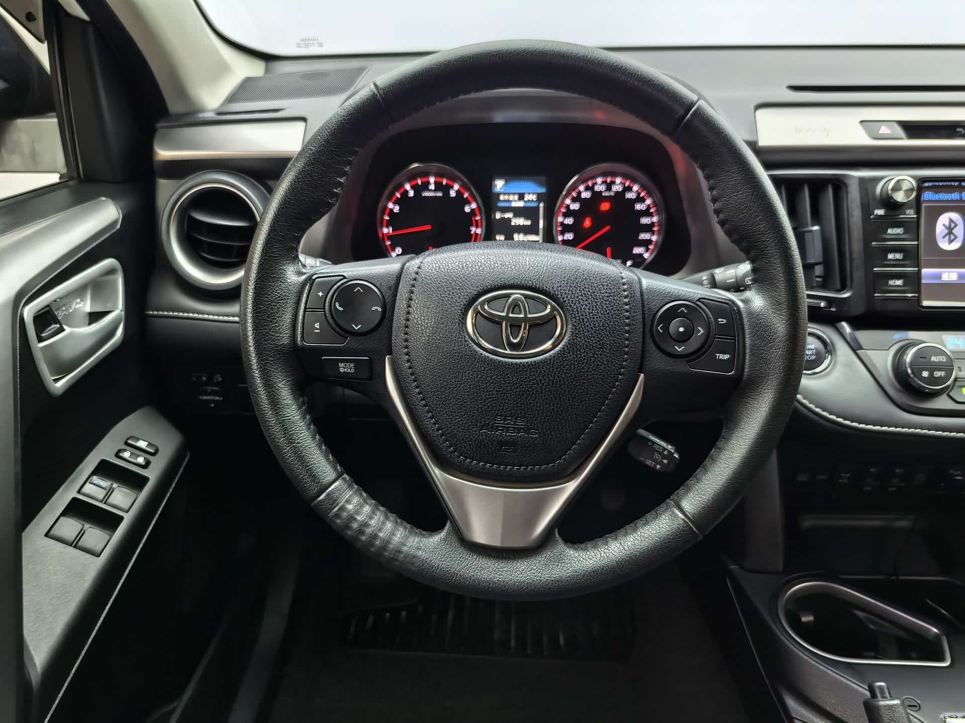Toyota RAV4, 2016 13