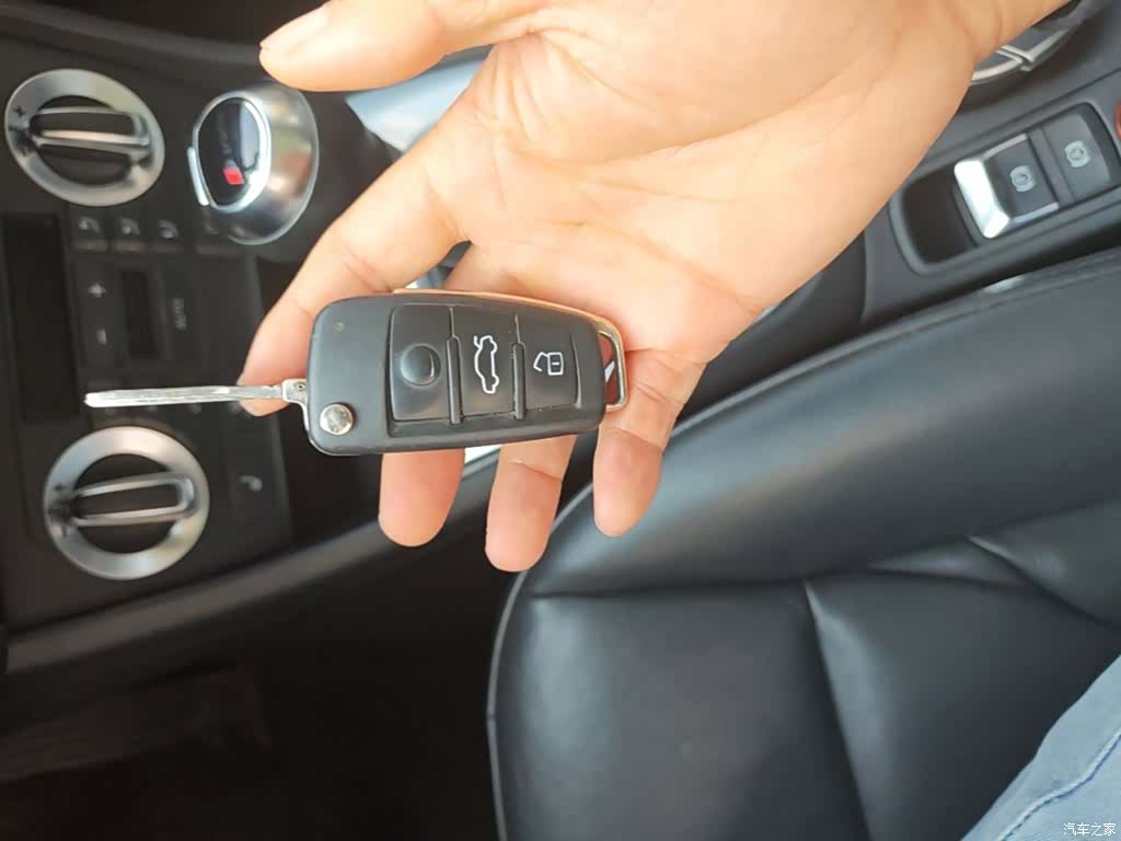 Audi Q3, 2015 9