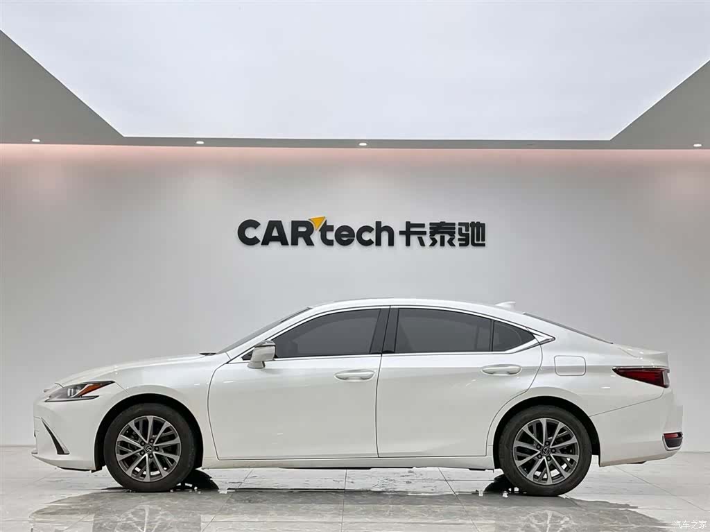 Lexus ES, 2024 2