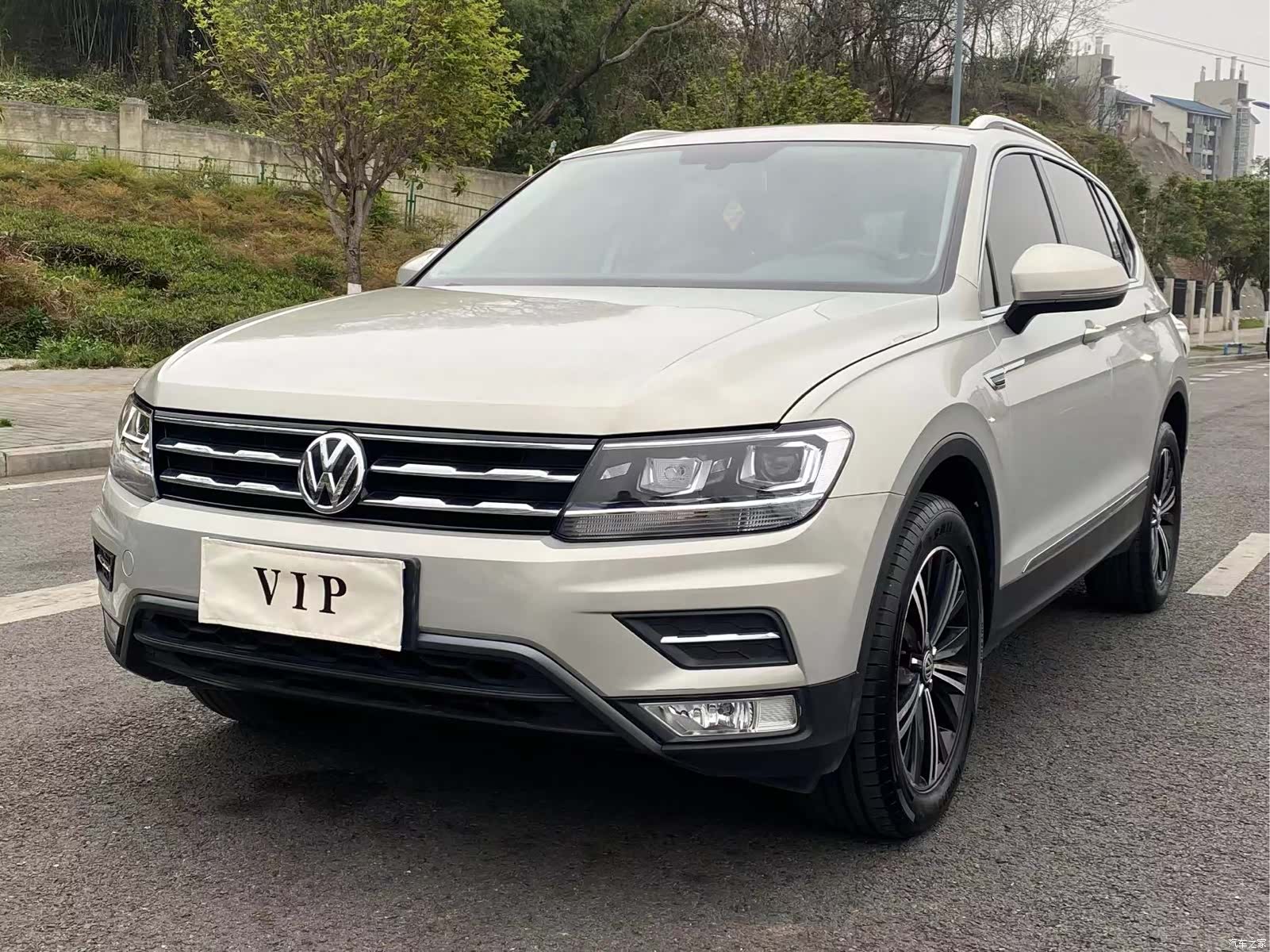 Volkswagen Tiguan L, 2019 1