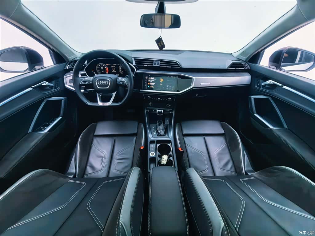 Audi Q3, 2022 11