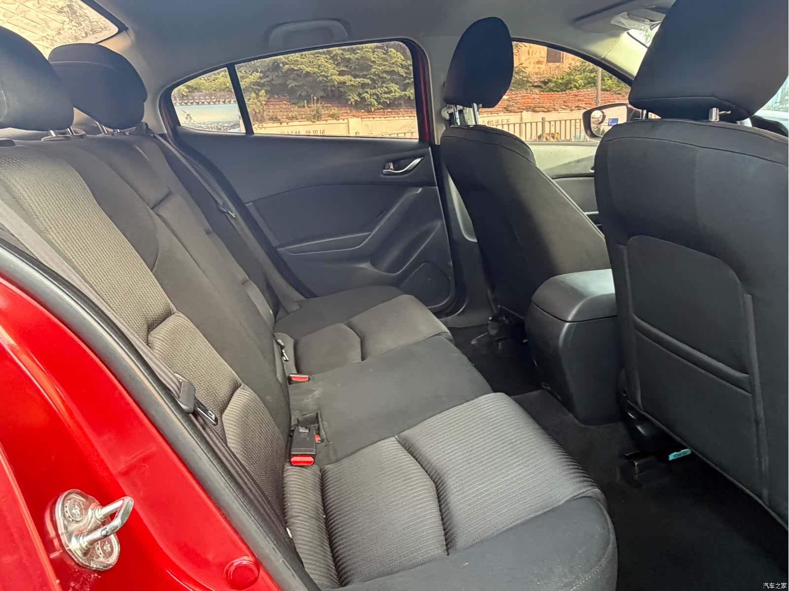 Mazda Mazda3, 2015 10