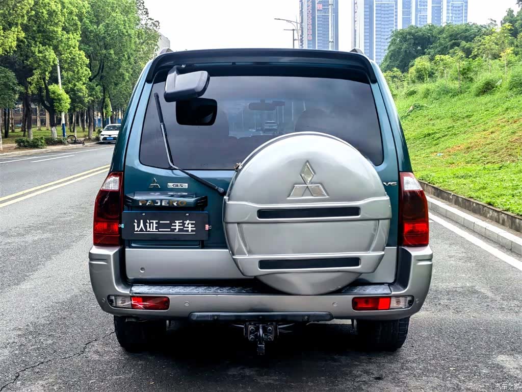 Mitsubishi Pajero, 2004 6