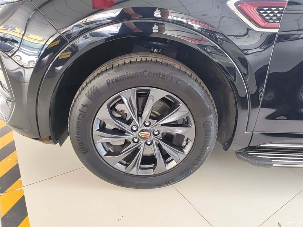Hongqi HS5, 2024 23
