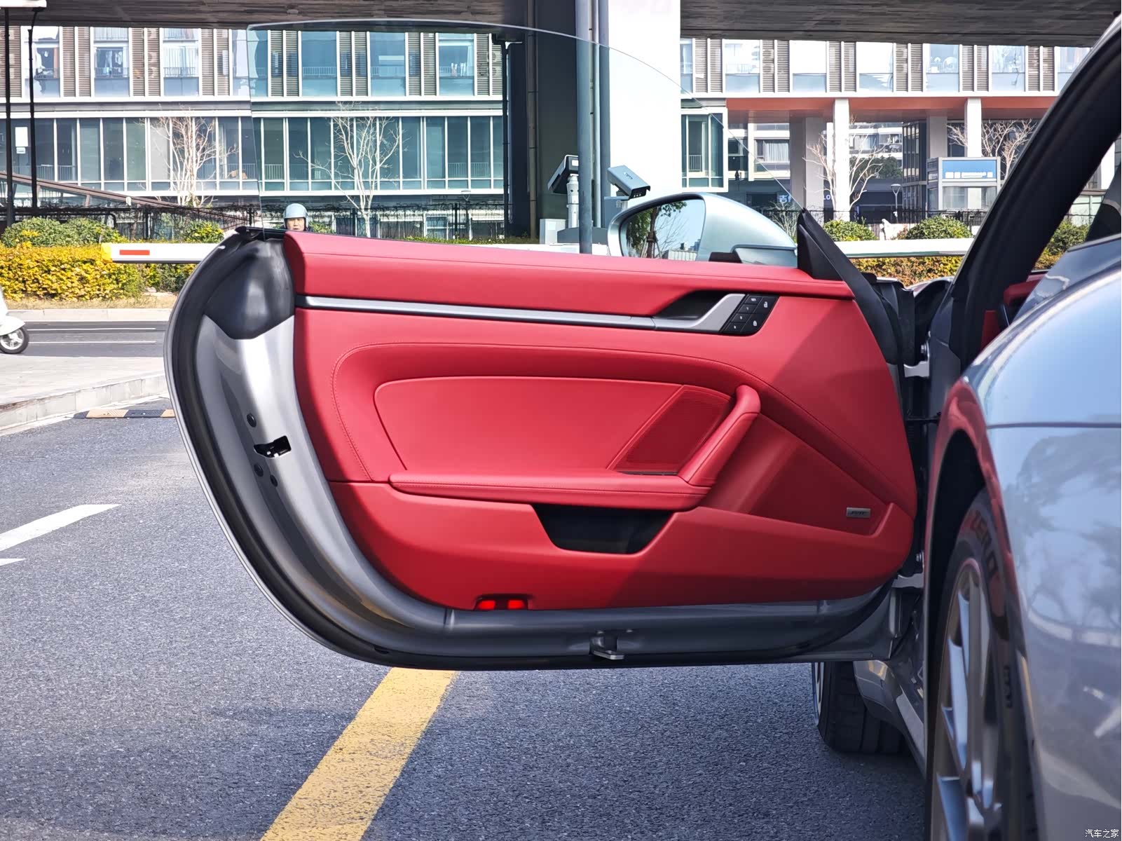 Porsche 911, 2025 12