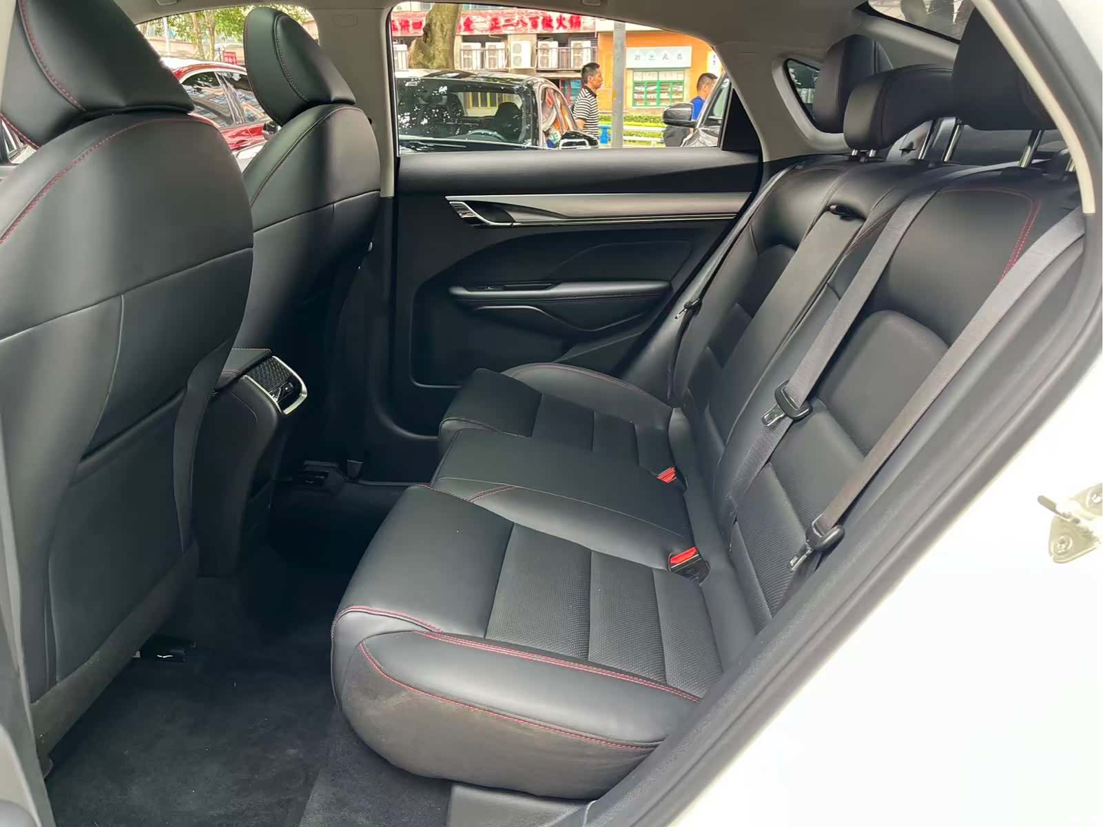 Geely Binray, 2020 10