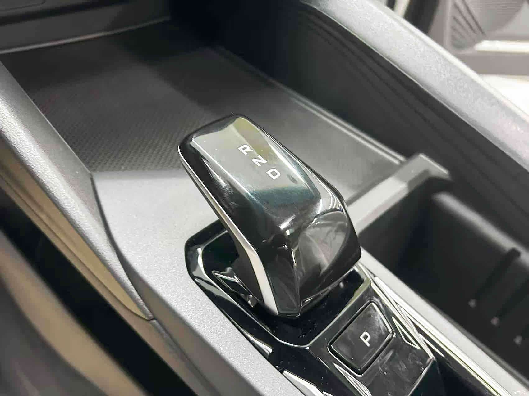 Geely Binray, 2025 12