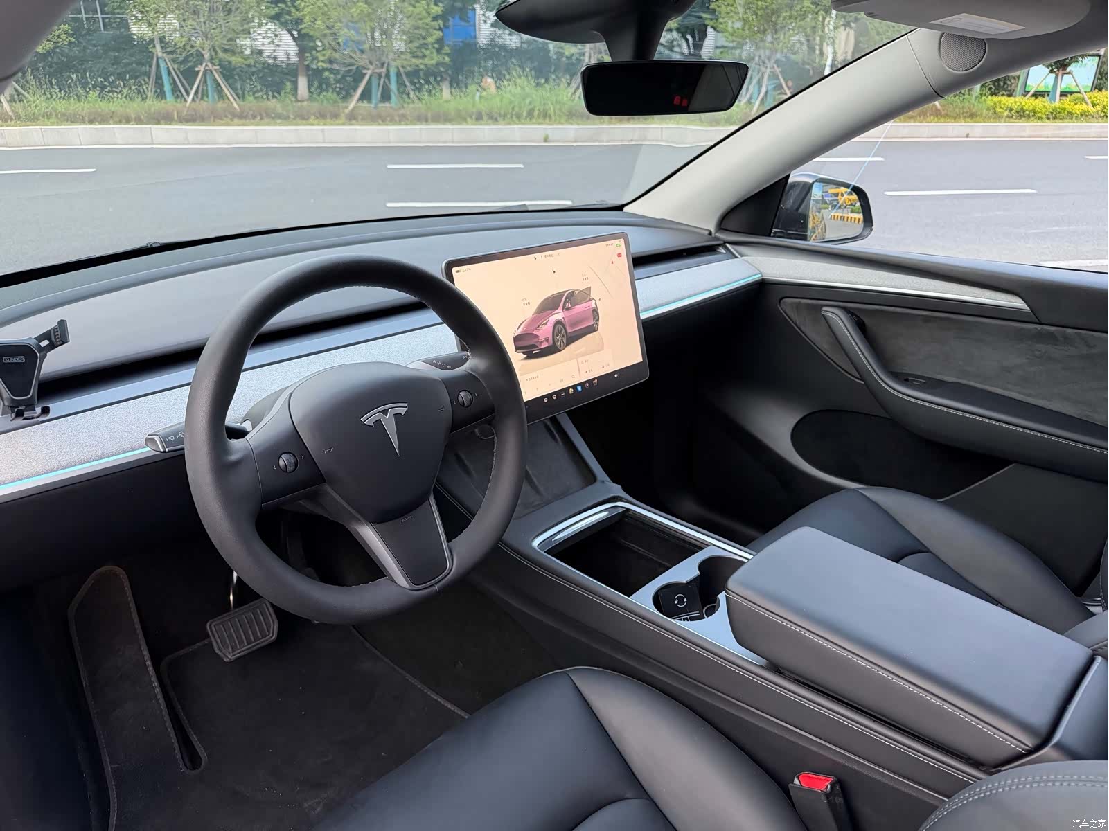 Tesla Model Y, 2024 3