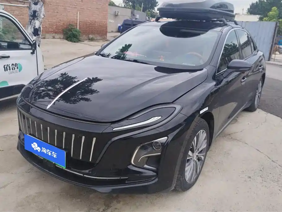 Hongqi E-QM5