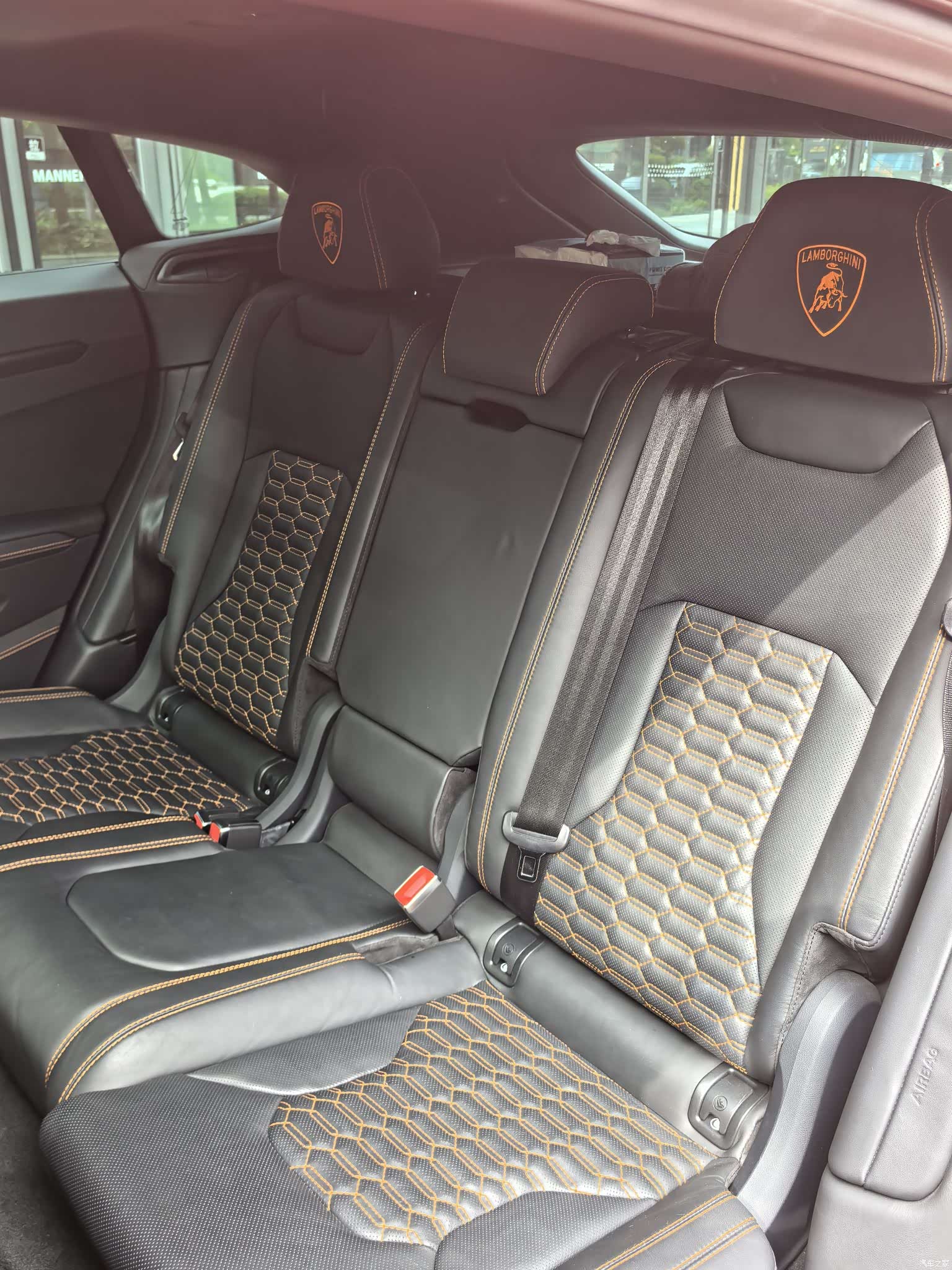 Lamborghini Urus, 2023 9