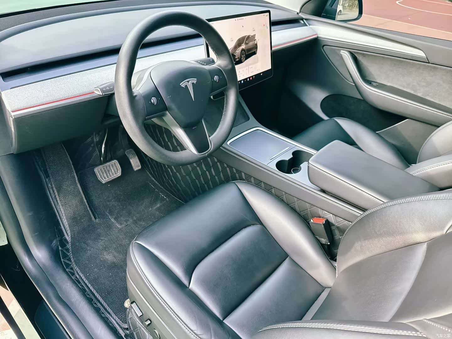Tesla Model Y, 2024 4