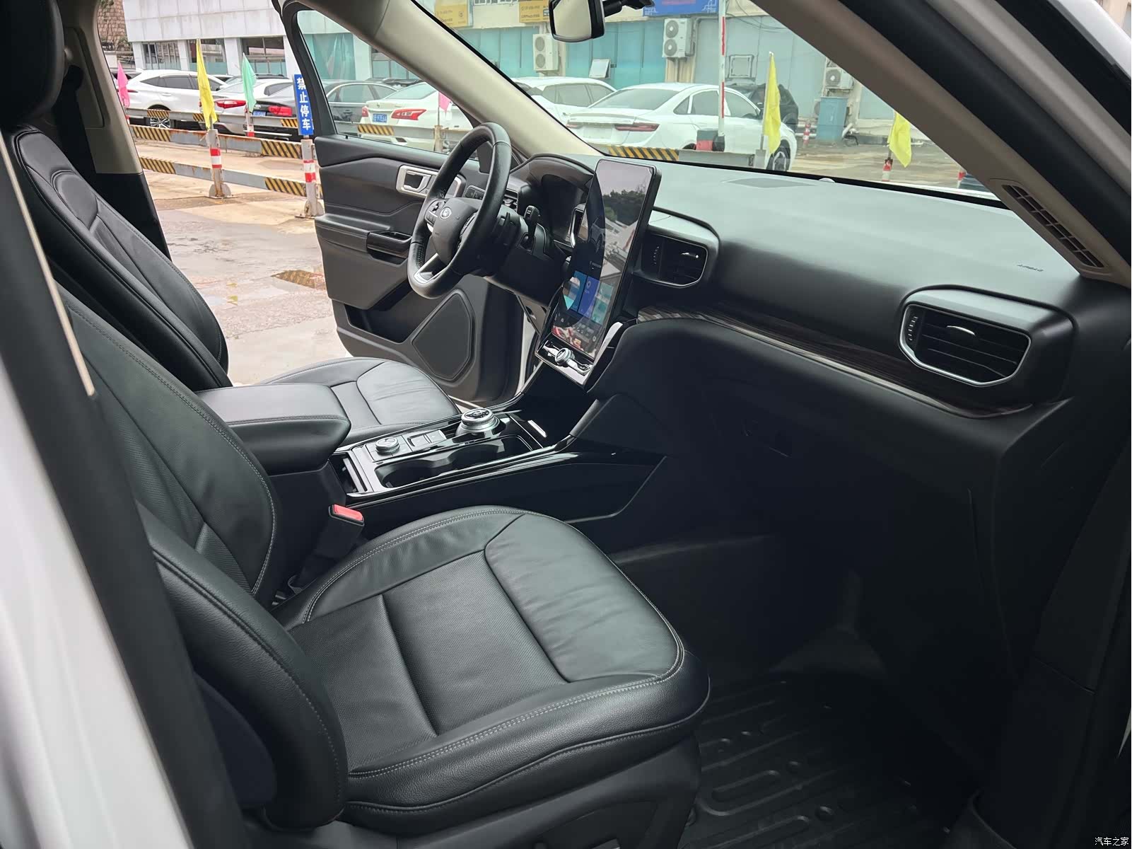 Ford Explorer, 2021 15