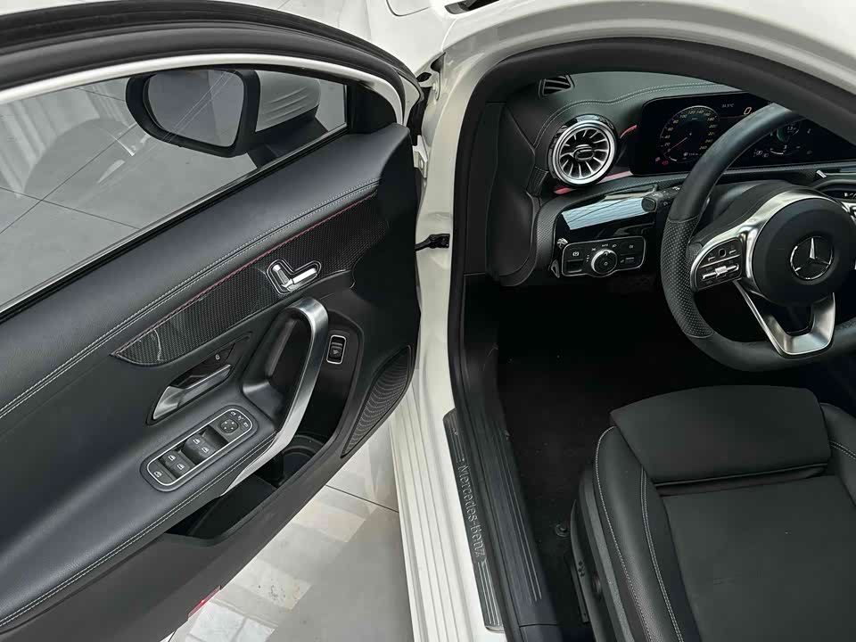 Mercedes-Benz Class A Mercedes-Benz Class A