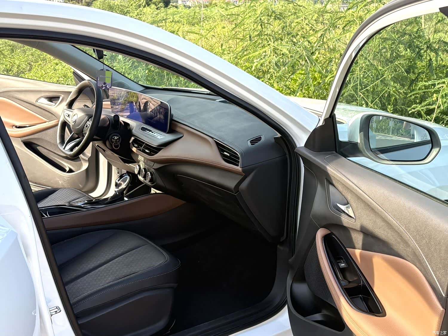 Buick Verano, 2022 13