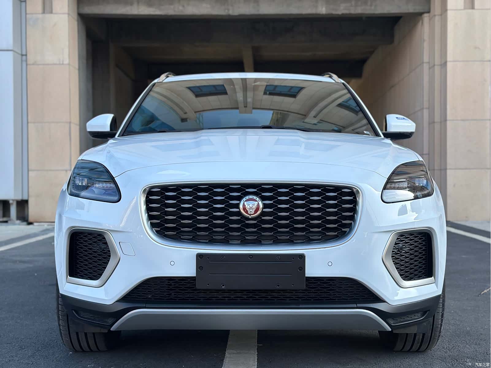 Land Rover E-PACE, 2025 2