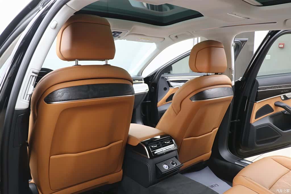 Audi A8L, 2024 21