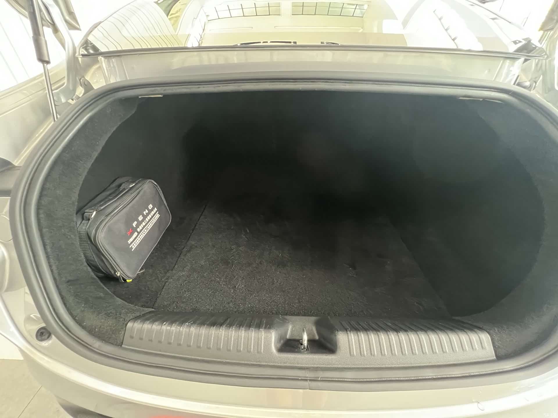 Xpeng P7, 2022 13