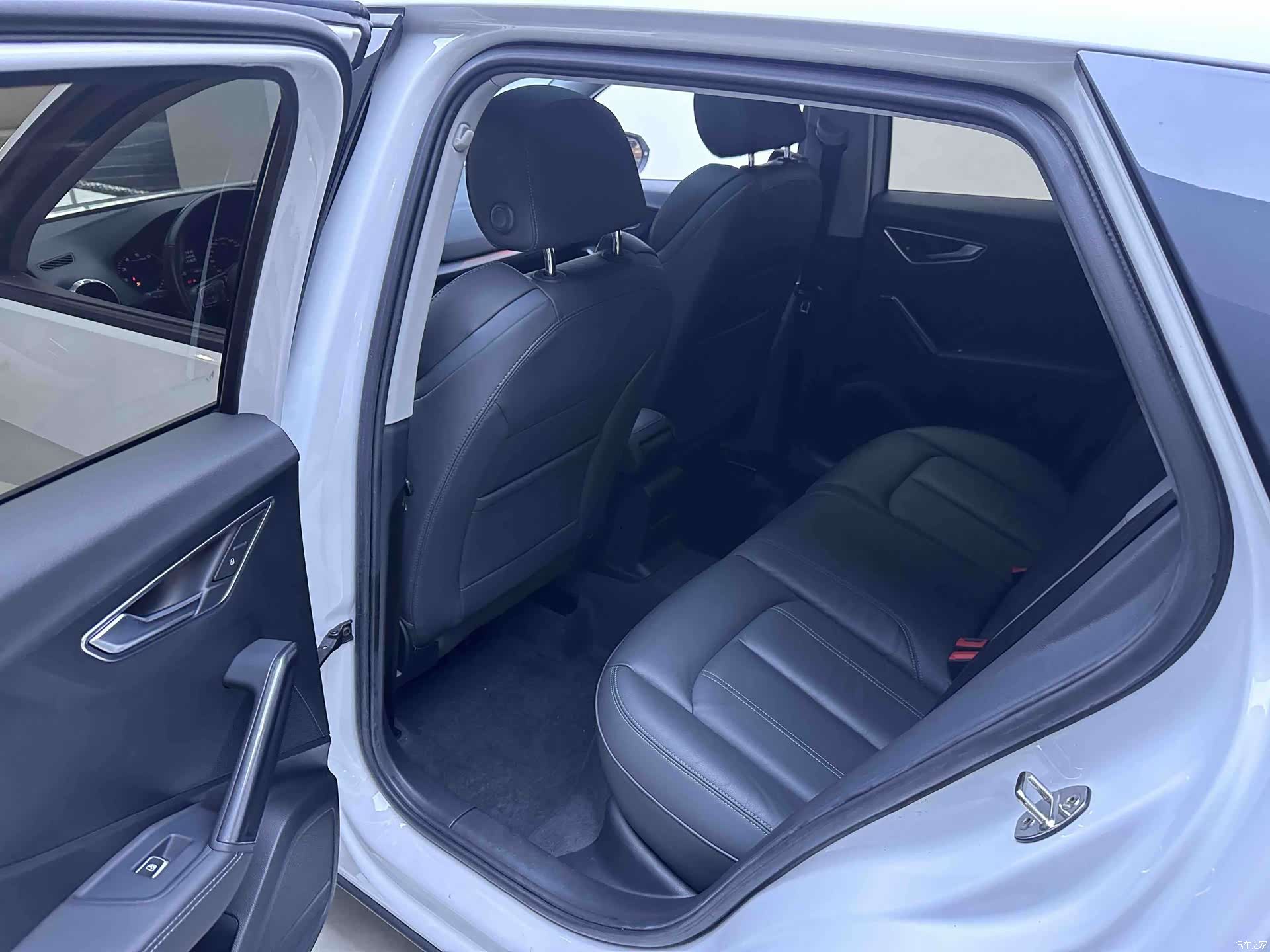 Audi Q2L, 2021 11